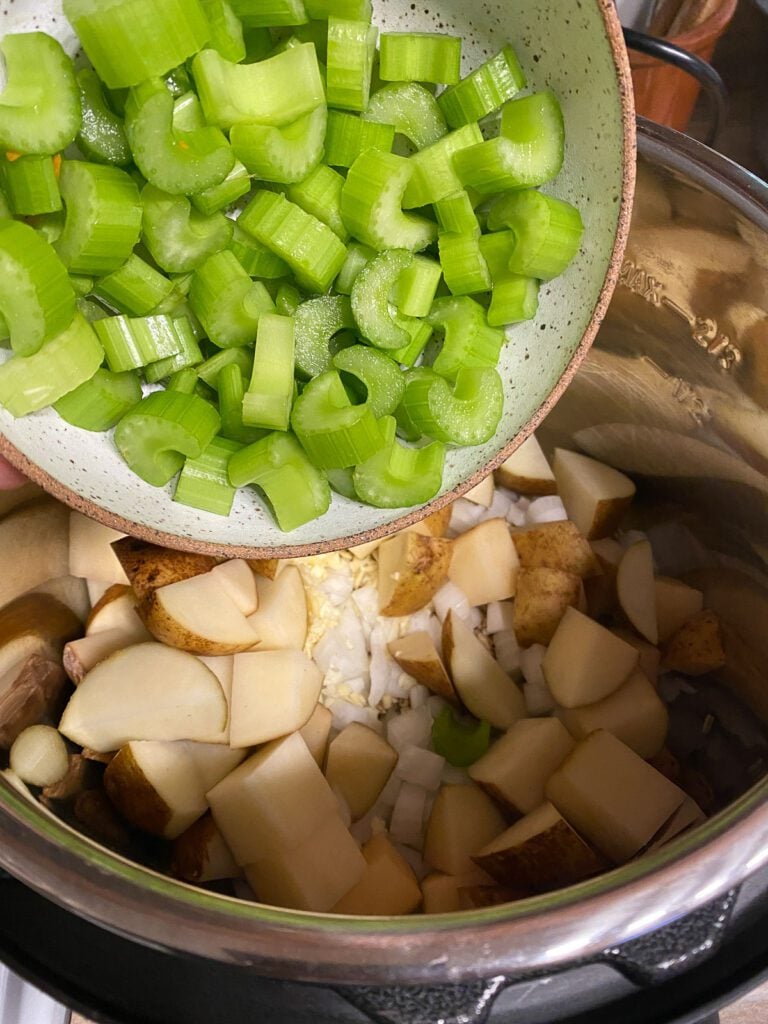 Instant Pot Vegetable Barley Soup [+ Stove, Crockpot] - Food Sharing Vegan