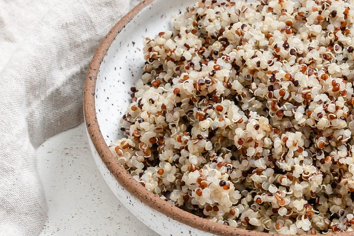 https://foodsharingvegan.com/wp-content/uploads/2022/07/Pressure-Cooker-Quinoa-Plant-Based-on-a-Budget-8.jpg