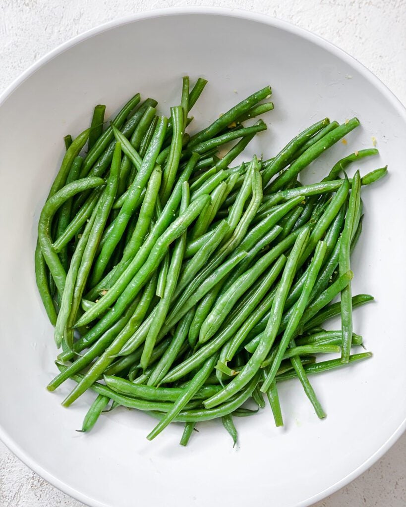 green beans plated in a bowl